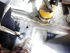 Aitame teil suur perse kuum toru metallist p1