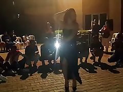 Thomas mängib tema suur deke Mezi